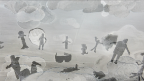 Image tirée du court métrage « La vie n’est-elle pas plus belle en couleur ». Plusieurs entités au sein d’un paysage onirique en noir et blanc. Crédit @ Victoria Maeva Gauberti et son groupe d'élèves.